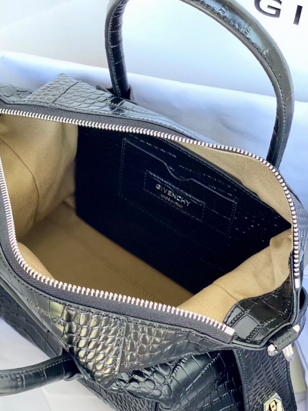 GIVENCHY ANTIGONA SOFT