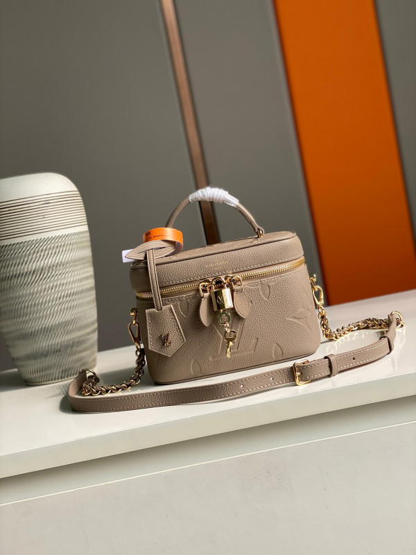 l**is V*t*n vanity pm