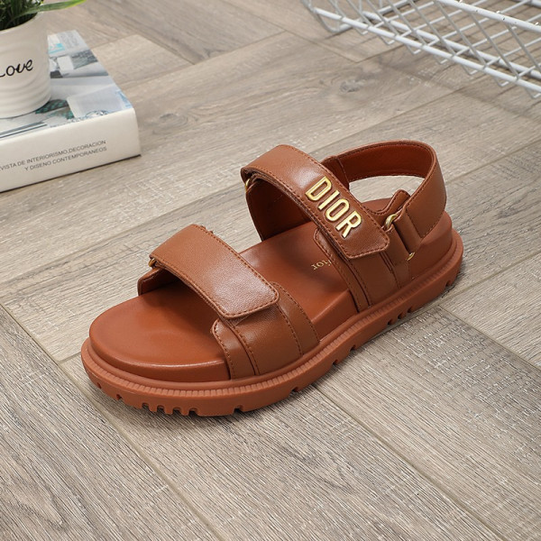 D*oract sandal
