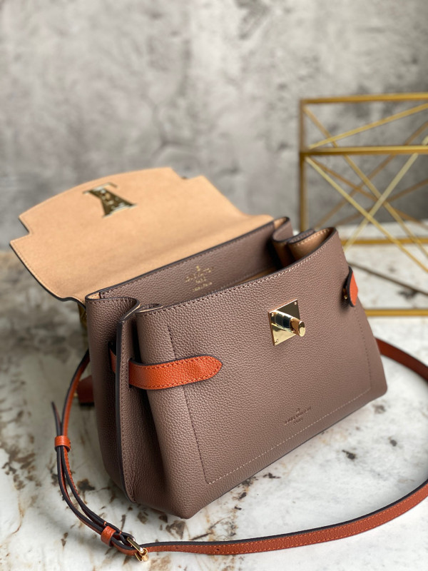 l**is V*t*n lockme ever bb