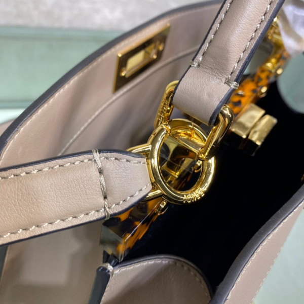 F**di peekaboo iseeu small-27x21x11cm