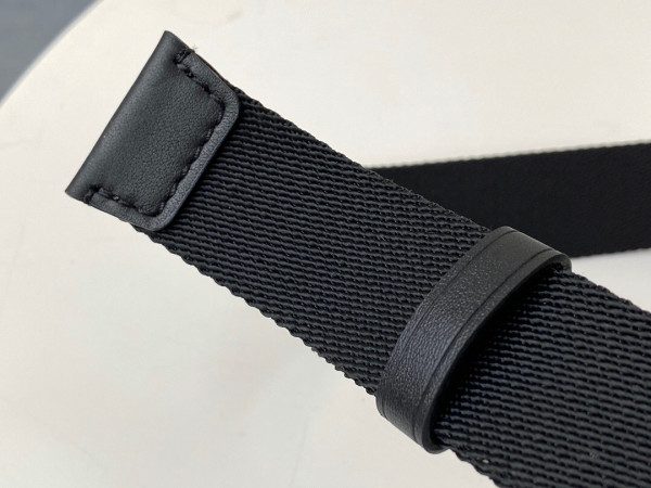 l**is V*t*n asymmetrical sling bag