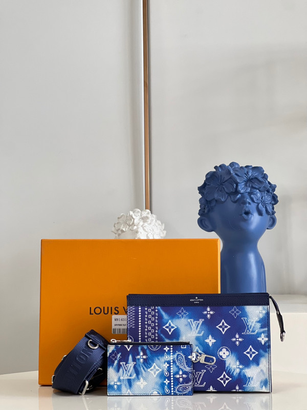 l**is V*t*n gaston wearable