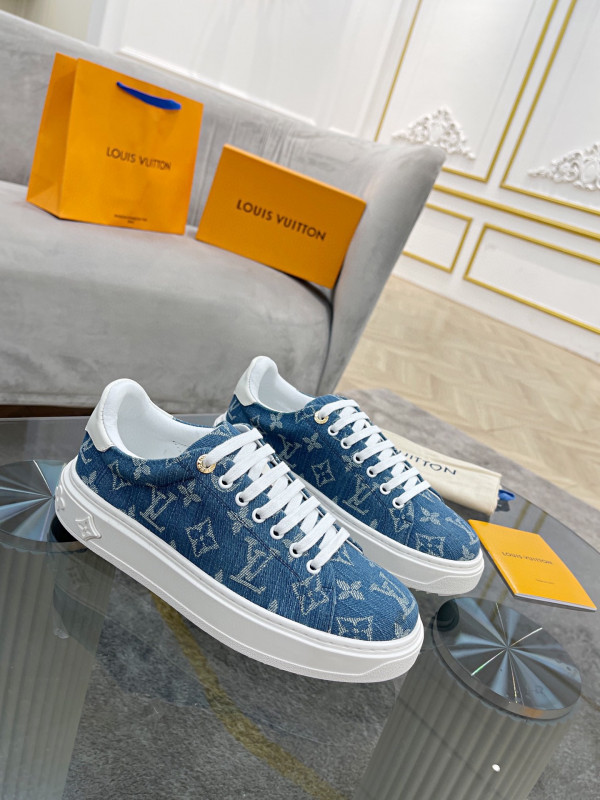 l**is V*t*n women"s time out sneaker