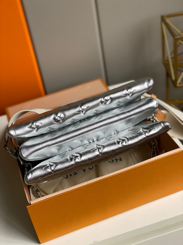 l**is V*t*n coussin pm