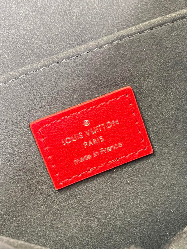 l**is V*t*n dauphine mm