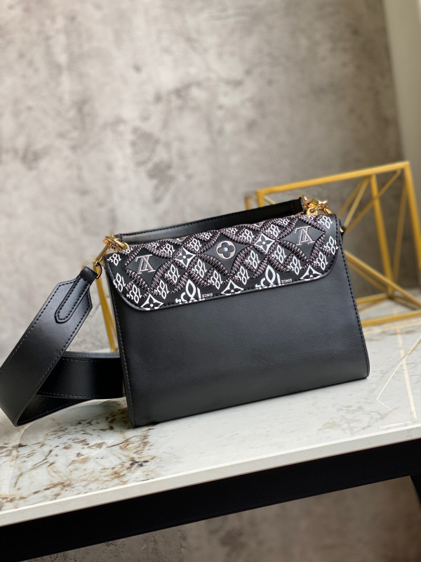 l**is V*t*n since 1854 twist mm