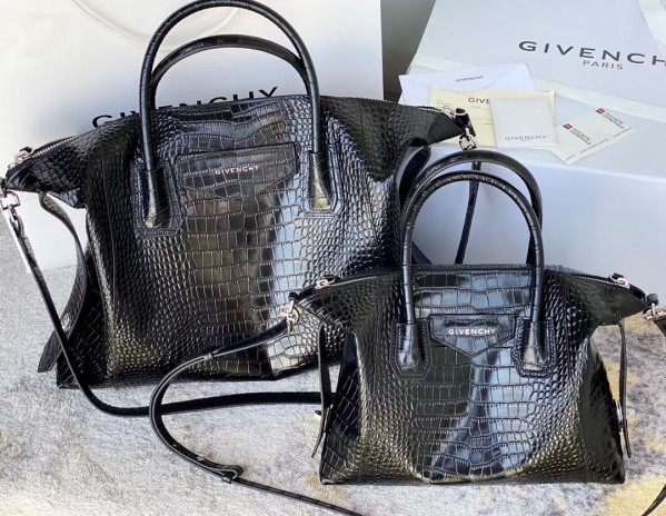 GIVENCHY ANTIGONA SOFT