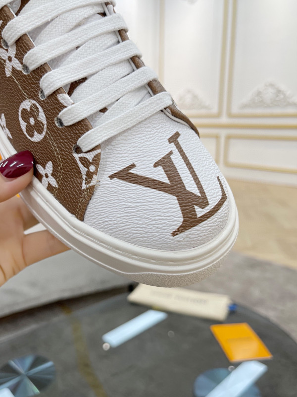 l**is V*t*n women"s time out sneaker