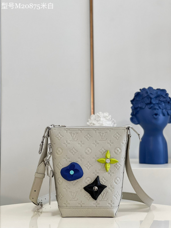 l**is V*t*n hobo cruiser pm