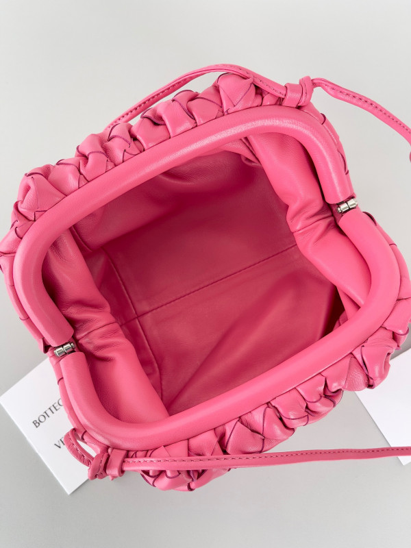 Bo*te*ga ve*ne*ta mini pouch