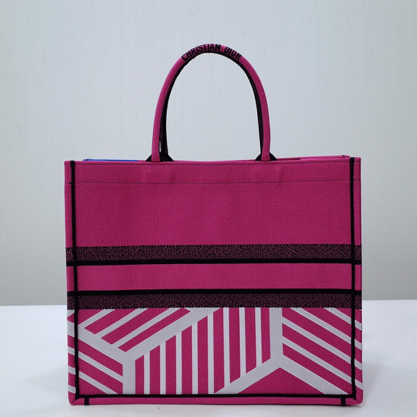 large D*or book tote