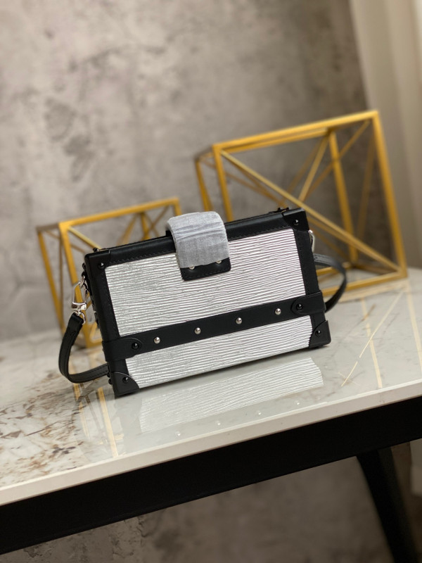 l**is V*t*n petite malle