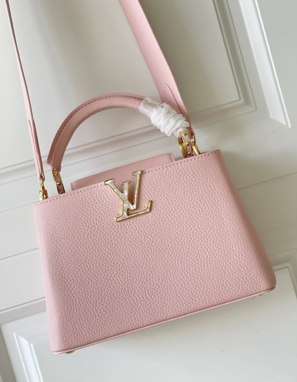 l**is V*t*n capucines bb