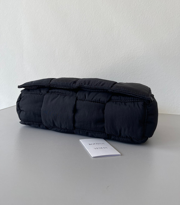 Bo*te*ga ve*ne*ta padded tech cassette