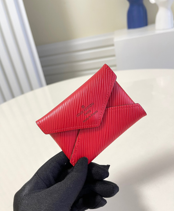 l**is V*t*n kirigami pochette