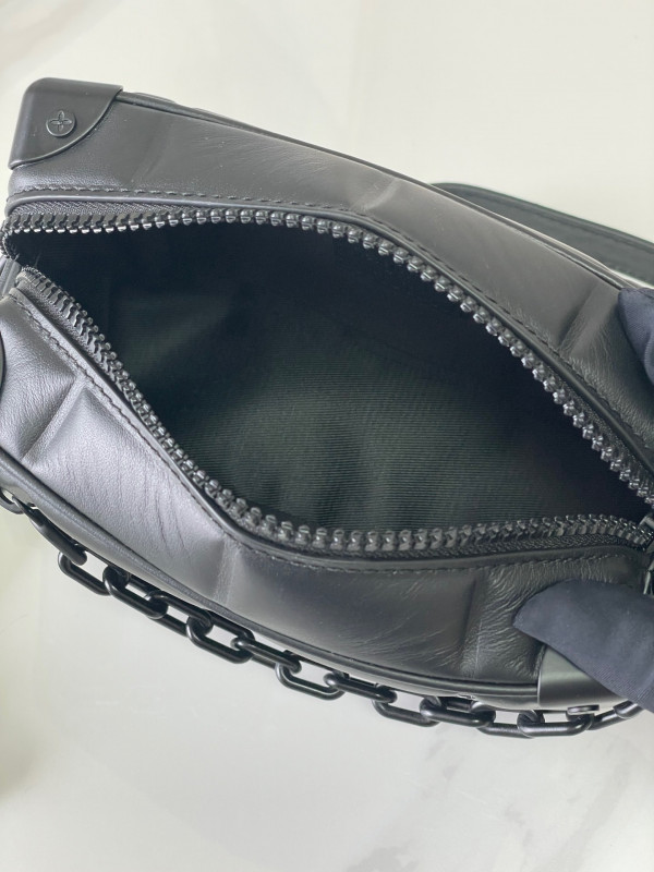 l**is V*t*n mini soft trunk