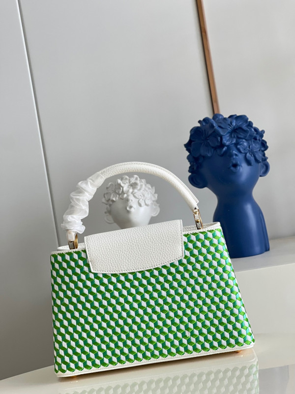 l**is V*t*n capucines mm