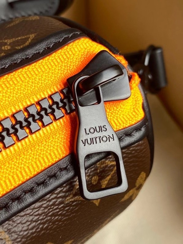 l**is V*t*n keepall xs