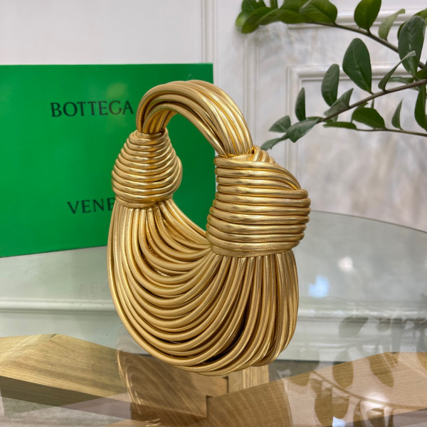 Bo*te*ga ve*ne*ta double knot