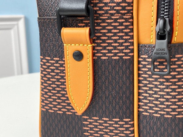 l**is V*t*n messager bag