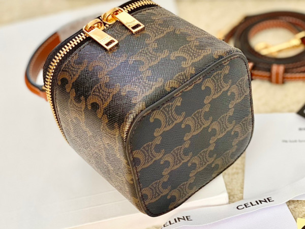 Ce**e mini vanity case in triomphe