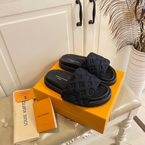 l**is V*t*n pool pillow comfort mule