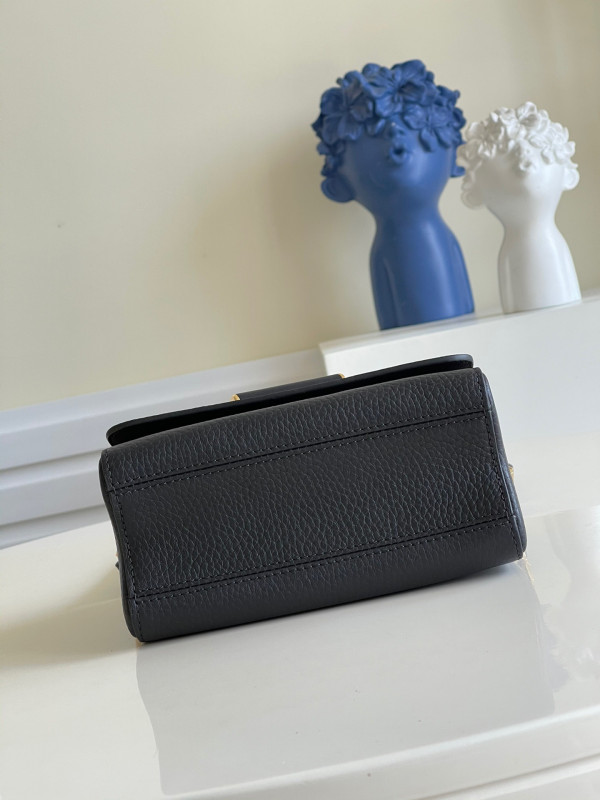 l**is V*t*n twist mm