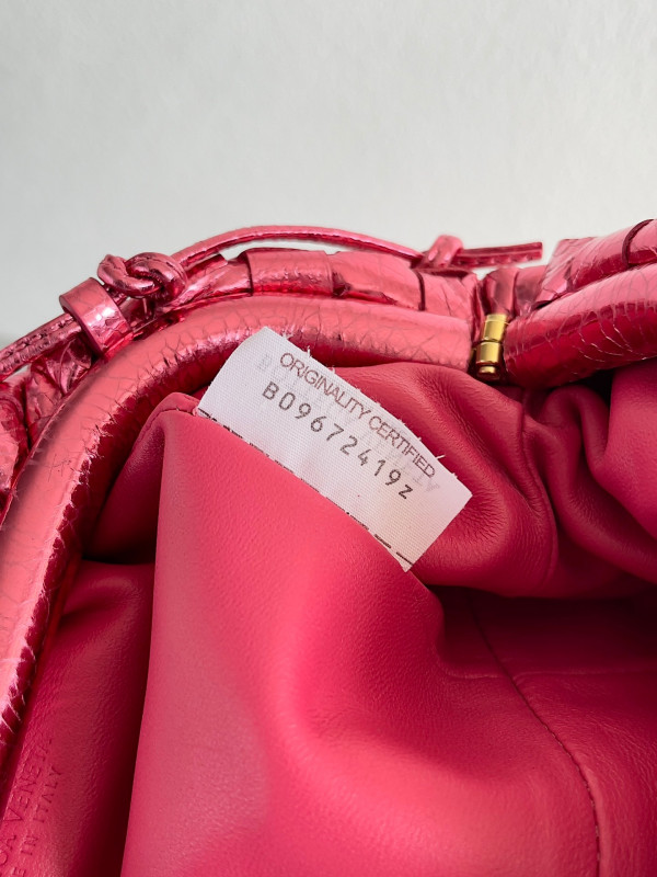 Bo*te*ga ve*ne*ta mini pouch