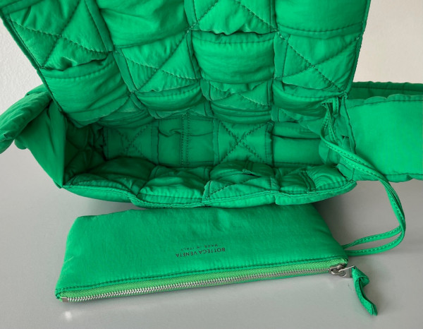 Bo*te*ga ve*ne*ta padded tech cassette