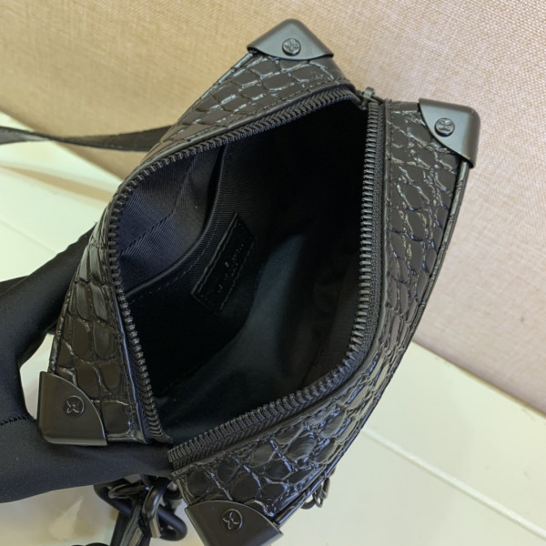 l**is V*t*n soft trunk