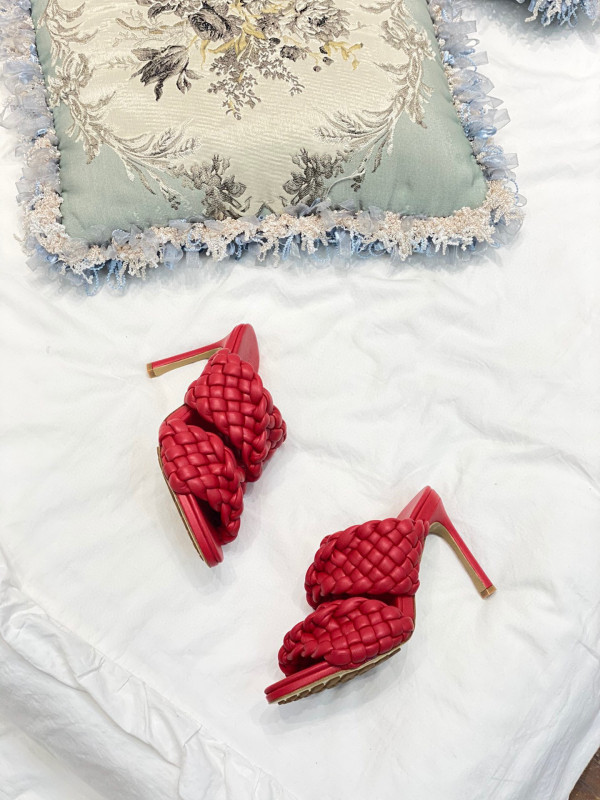 Bo*te*ga ve*ne*ta curve