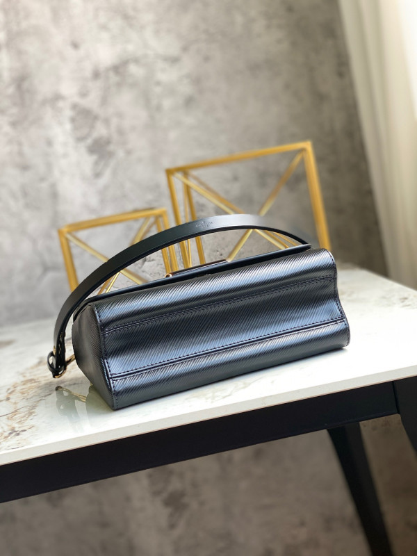 l**is V*t*n twist mm