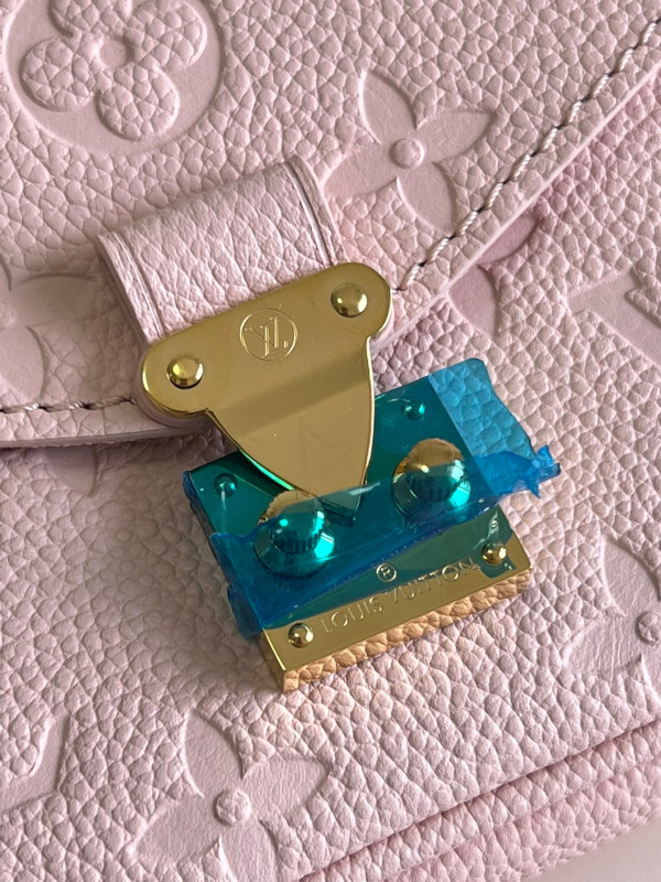 l**is V*t*n micro metis