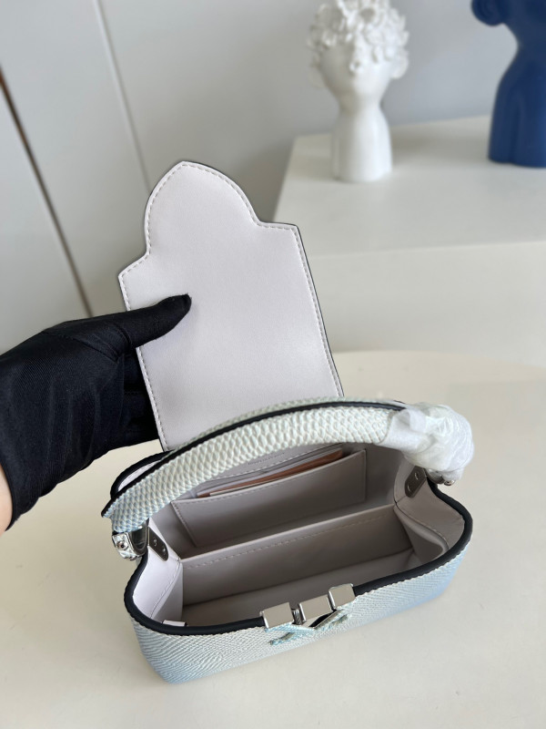 l**is V*t*n capucines mini