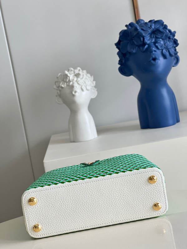 l**is V*t*n capucines bb