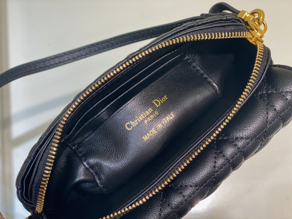 D*or caro pouch with chain