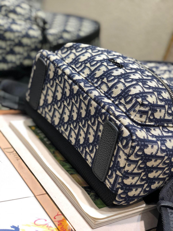 D*or oblique backpack