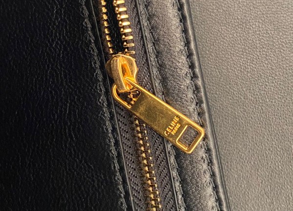 Ce**e classique triomphe bag