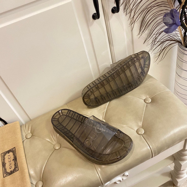 G*u*i slide with G*u*i logo