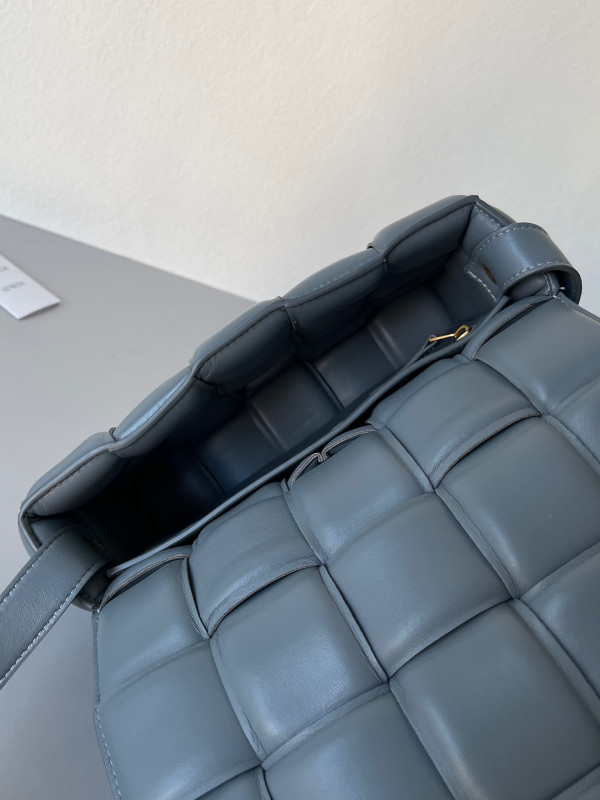 Bo*te*ga ve*ne*ta cassette