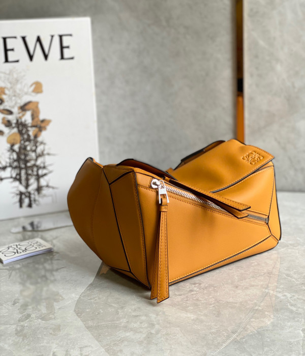 LOEWE Small Puzzle Bumbag-24*16*10.5cm