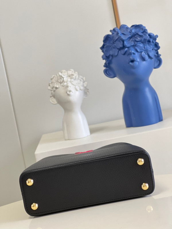 l**is V*t*n capucines bb