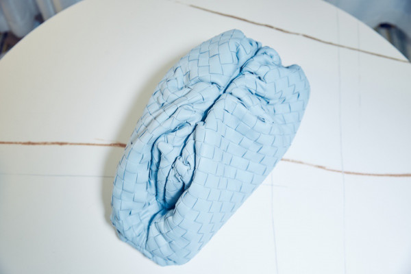 Bo*te*ga ve*ne*ta pouch