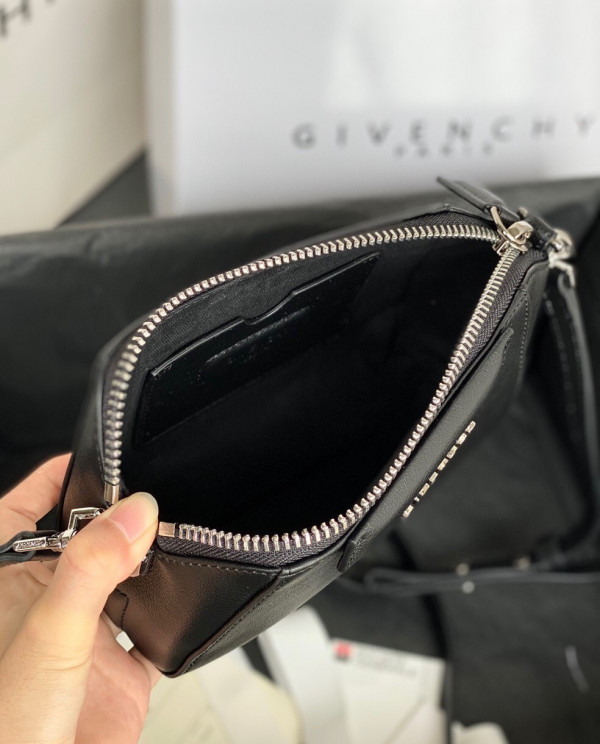 GIVENCHY NANO ANTIGONA