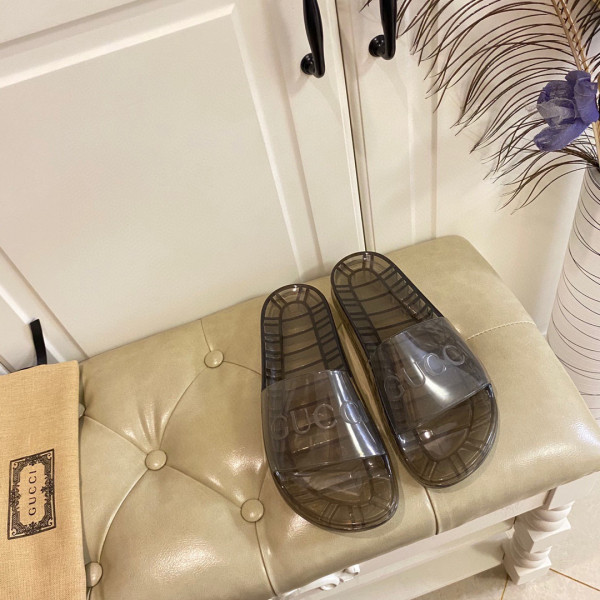 G*u*i slide with G*u*i logo