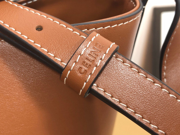 Ce**e small bucket cuir triomphe