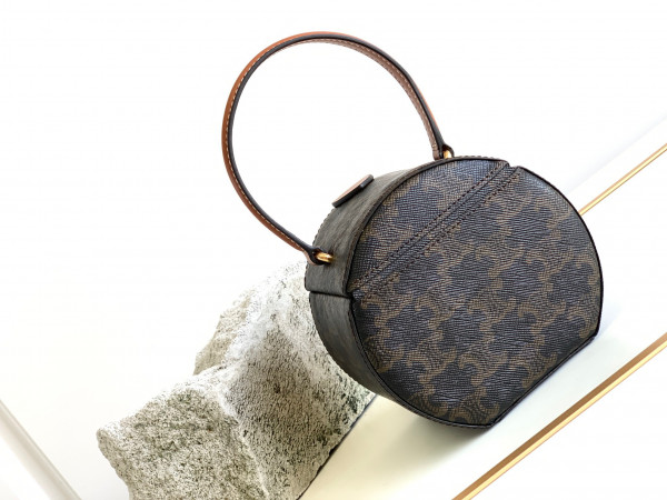 Ce**e round box triomphe