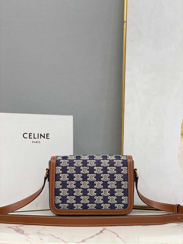 Ce**e medium triomphe bag