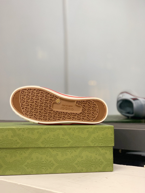 G*u*i tennis 1977 sneaker